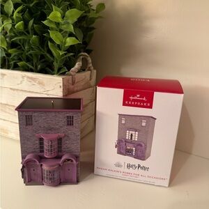 Hallmark 2024 Harry Potter MADAM MALKIN'S ROBES FOR ALL OCCASIONS Ornament NIB